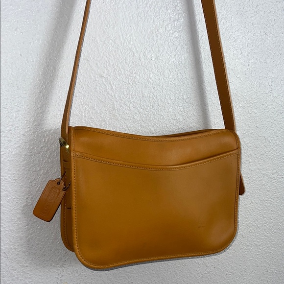 💛 COACH Butterscotch Glove-tanned Cowhide Leather Zippered Crossbody Vintage Bag - Picture 4 of 9